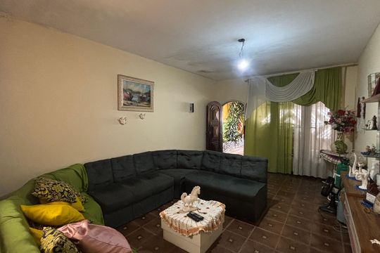 Sala  de casa à venda com 3 quartos, 152m² em Cidade São Jorge, Santo André