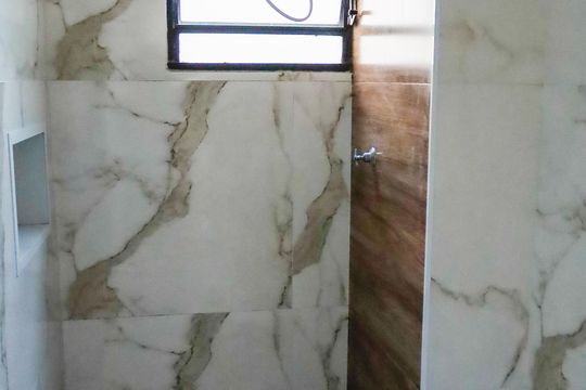 Banheiro de apartamento à venda com 2 quartos, 52m² em Conceicao, Osasco