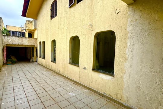 Garagem de casa à venda com 7 quartos, 148m² em Jardim Bom Clima, Guarulhos