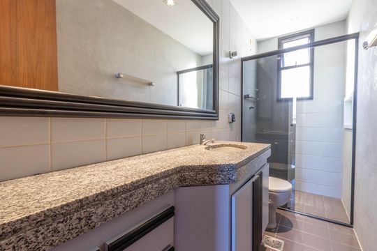 Banheiro Suíte de apartamento à venda com 3 quartos, 177m² em Padre Eustáquio, Belo Horizonte