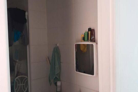 Banheiro de apartamento à venda com 2 quartos, 55m² em Jardim Calux, São Bernardo do Campo