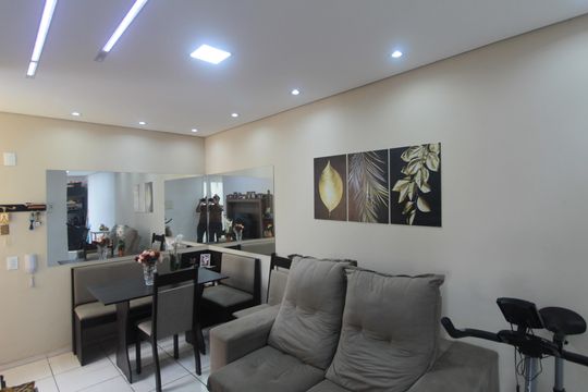 Sala de apartamento à venda com 2 quartos, 50m² em Trevo, Belo Horizonte