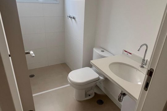 Banheiro Suíte de apartamento à venda com 2 quartos, 142m² em Vila Suzana, São Paulo