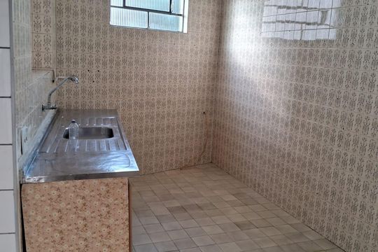 Casa para alugar com 3 quartos, 325m² em Jardim Cláudia, São Paulo