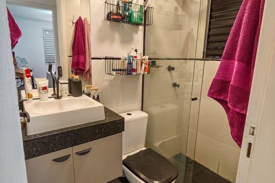 Banheiro de apartamento à venda com 2 quartos, 91m² em Parque Sao Vicente, Santo André