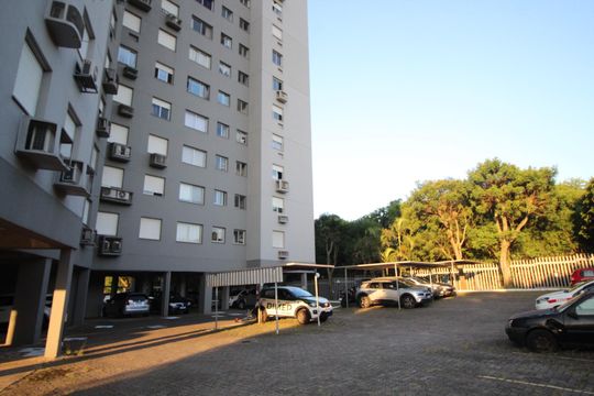 Garagem de apartamento à venda com 2 quartos, 50m² em Rubem Berta, Porto Alegre