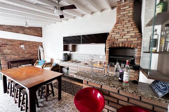 Casa à venda com 3 quartos, 160m² em Jardim Bufalo, Jundiaí