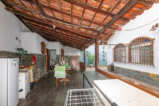 Casa à venda com 3 quartos, 360m² em Alto Caiçaras, Belo Horizonte