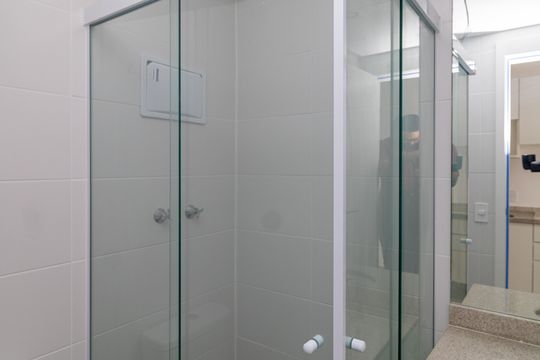 Banheiro de kitnet/studio à venda com 1 quarto, 27m² em Tucuruvi, São Paulo
