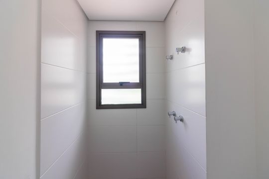 Banheiro da Suíte 1 de apartamento à venda com 3 quartos, 111m² em Moema, São Paulo
