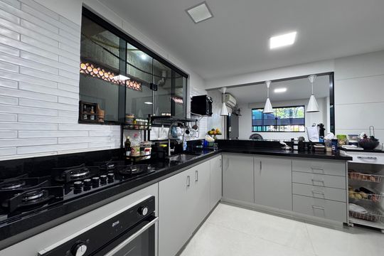 Cozinha de casa de condomínio à venda com 4 quartos, 300m² em Vargem Grande, Rio de Janeiro