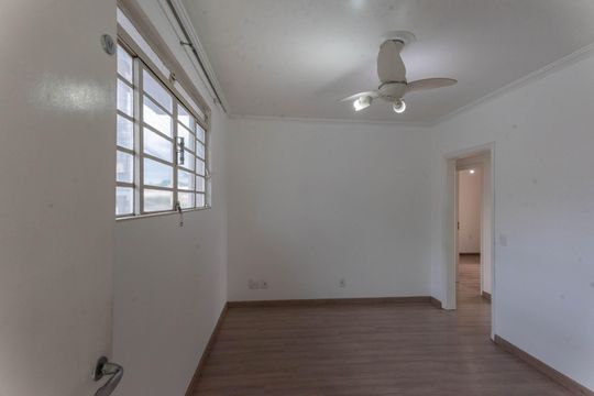 Sala de apartamento à venda com 2 quartos, 65m² em Vila Marieta, Campinas