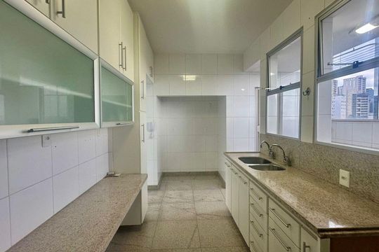 Cozinha de apartamento à venda com 5 quartos, 242m² em Gutierrez, Belo Horizonte