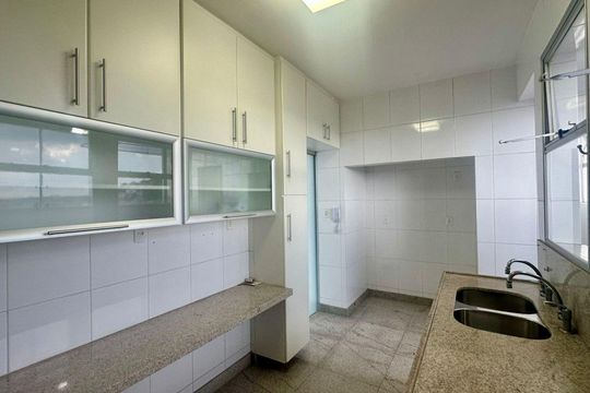 Cozinha de apartamento à venda com 5 quartos, 242m² em Gutierrez, Belo Horizonte