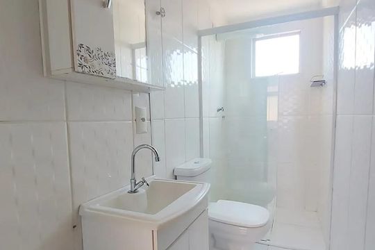 Banheiro de apartamento à venda com 2 quartos, 48m² em Artur Alvim, São Paulo