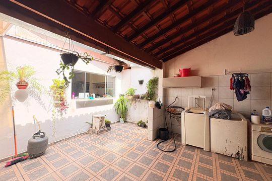 Quintal de casa à venda com 3 quartos, 248m² em Jardim América, Várzea Paulista