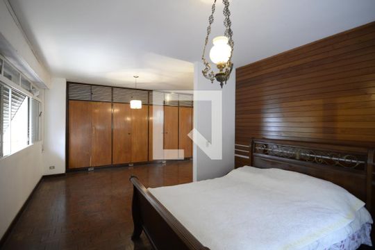Suíte Master de casa para alugar com 3 quartos, 412m² em Jardim da Gloria, São Paulo