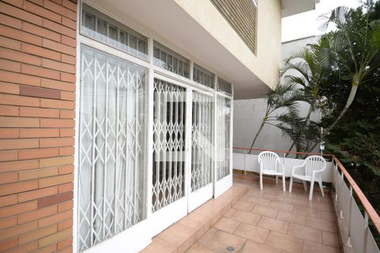 Varanda de casa para alugar com 3 quartos, 412m² em Jardim da Gloria, São Paulo