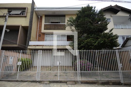 Fachada de casa para alugar com 3 quartos, 412m² em Jardim da Gloria, São Paulo