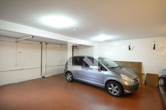 Garagem de casa para alugar com 3 quartos, 412m² em Jardim da Gloria, São Paulo