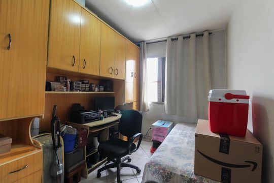 Quarto 1 de apartamento à venda com 2 quartos, 48m² em Conjunto Residencial José Bonifácio, São Paulo