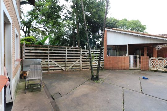 Área Externa de casa à venda com 20 quartos, 700m² em Eldorado, Diadema