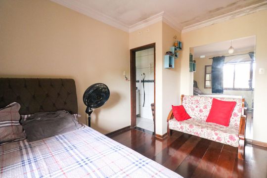 Suíte 1 de casa à venda com 20 quartos, 700m² em Eldorado, Diadema