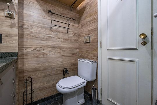 Banheiro de apartamento para alugar com 1 quarto, 40m² em Pinheiros, São Paulo