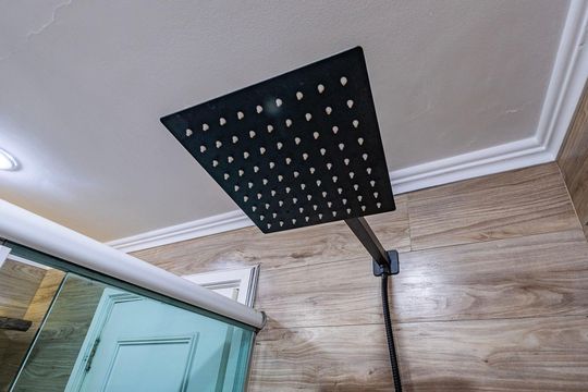 Banheiro de apartamento para alugar com 1 quarto, 40m² em Pinheiros, São Paulo