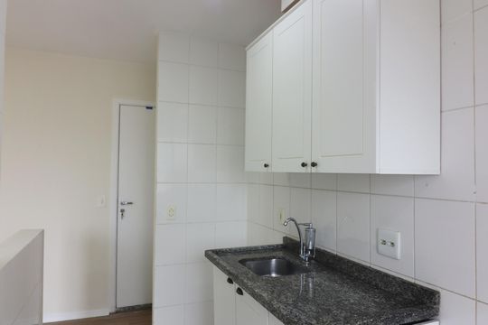 Cozinha e Área de Serviço de apartamento para alugar com 2 quartos, 55m² em Jardim Iraja, São Bernardo do Campo