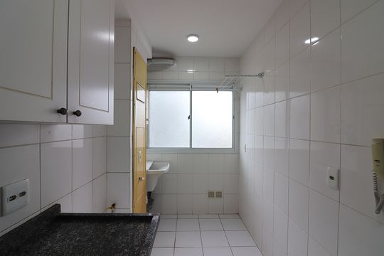Cozinha e Área de Serviço de apartamento para alugar com 2 quartos, 55m² em Jardim Iraja, São Bernardo do Campo