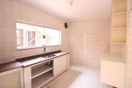 Casa para alugar com 3 quartos, 250m² em Vila Santana, São Paulo
