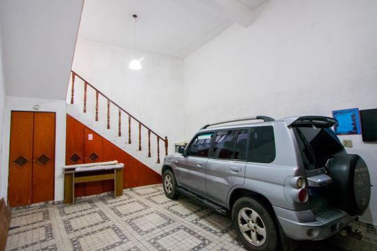 Garagem de casa à venda com 5 quartos, 350m² em Parque Marajoara, Santo André