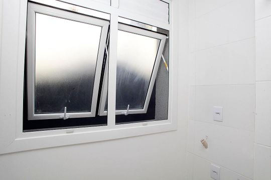 Cozinha + Área de Serviço de apartamento à venda com 2 quartos, 55m² em Farroupilha, Porto Alegre