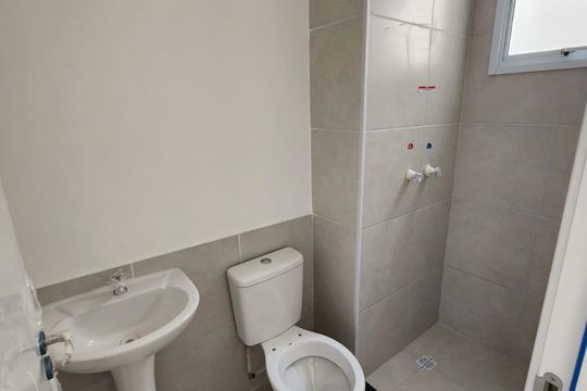 Banheiro de apartamento à venda com 2 quartos, 41m² em Irajá, Rio de Janeiro