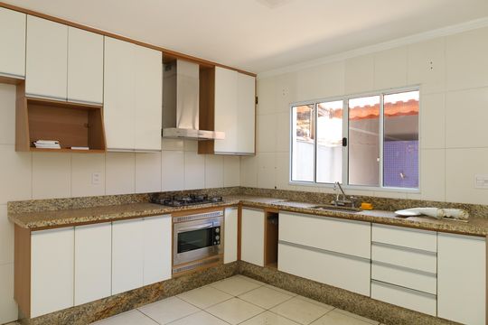 Cozinha de casa de condomínio à venda com 3 quartos, 104m² em Itaquera, São Paulo