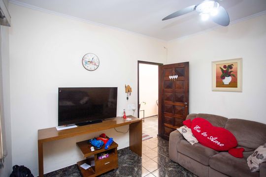 Sala de TV de casa à venda com 4 quartos, 245m² em Campanário, Diadema