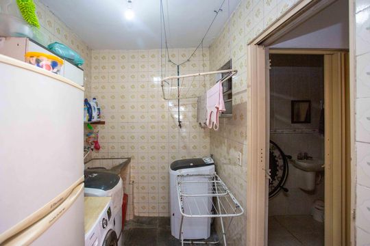 Área de Serviço de casa à venda com 4 quartos, 245m² em Campanário, Diadema