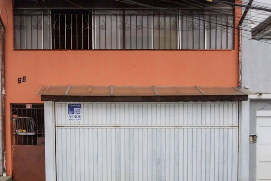 Fachada de casa à venda com 4 quartos, 245m² em Campanário, Diadema