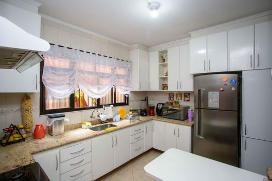 Cozinha de casa à venda com 4 quartos, 245m² em Campanário, Diadema