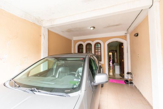 Garagem de casa à venda com 2 quartos, 85m² em Jardim Tiete, São Paulo