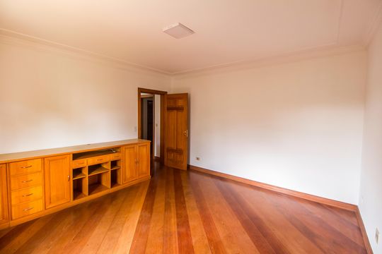 Suíte master de casa de condomínio para alugar com 6 quartos, 650m² em Tamboré, Santana de Parnaíba