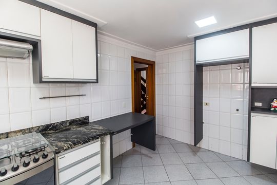 Cozinha de casa de condomínio para alugar com 6 quartos, 650m² em Tamboré, Santana de Parnaíba