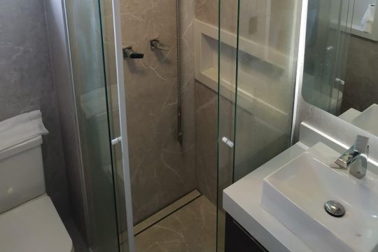 Banheiro de apartamento à venda com 2 quartos, 65m² em Vila Rosalia, Guarulhos