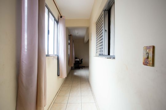 Corredor de casa à venda com 5 quartos, 257m² em Taboão, Diadema