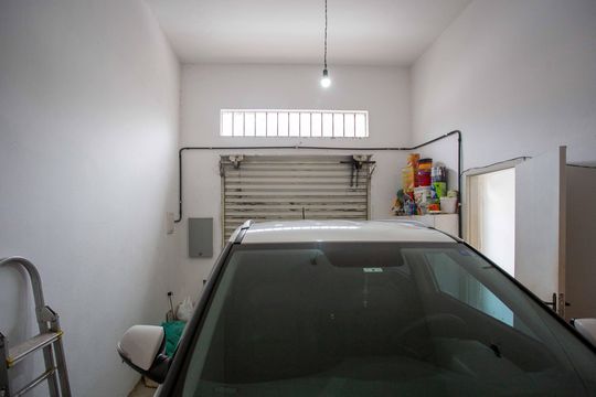 Garagem de casa à venda com 5 quartos, 257m² em Taboão, Diadema