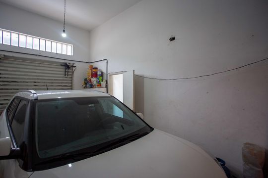 Garagem de casa à venda com 5 quartos, 257m² em Taboão, Diadema