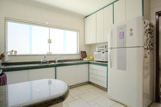 Casa 1 Cozinha de casa à venda com 6 quartos, 280m² em Vila Carrão, São Paulo