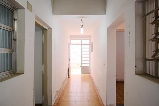 Casa 2 Corredor de casa à venda com 6 quartos, 280m² em Vila Carrão, São Paulo