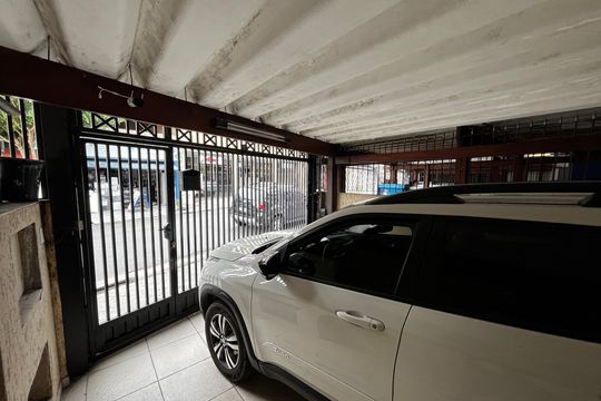 Garagem de casa à venda com 4 quartos, 200m² em Vila Nova Cachoeirinha, São Paulo